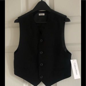 B2G1 free Boys black suit vest Calvin Klein size 6